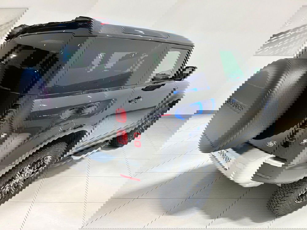 Land Rover Defender usata a Napoli (2)