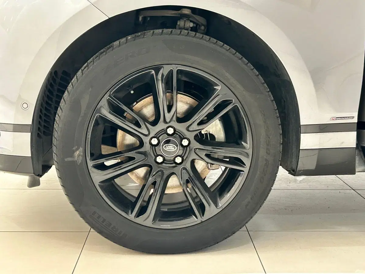 Land Rover Range Rover Velar usata a Napoli (9)