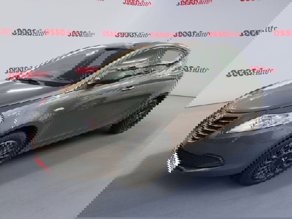 Lancia Ypsilon usata a Udine