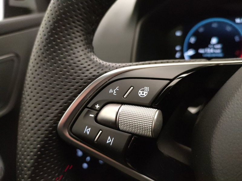 Skoda Karoq usata a Varese (13)