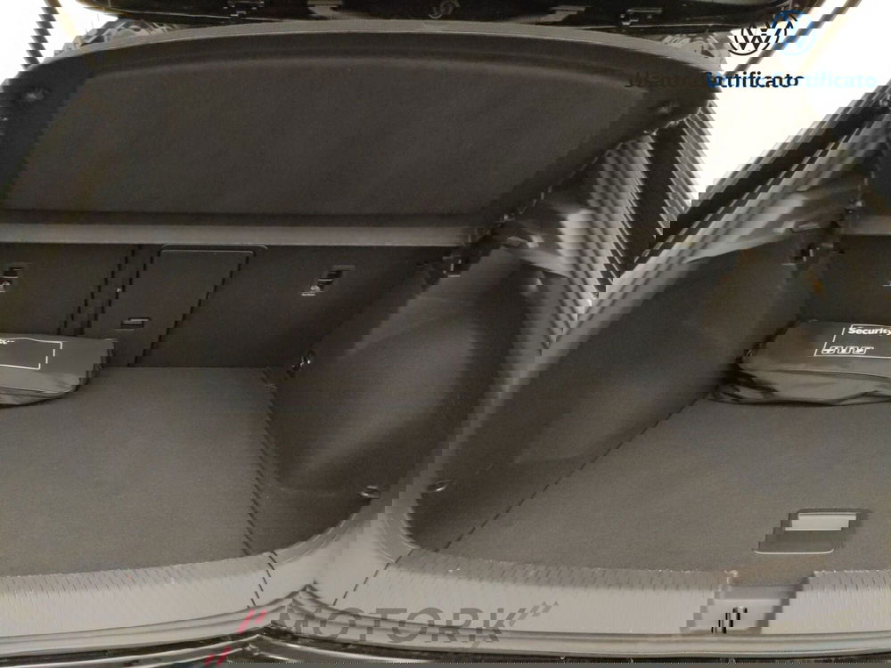 Volkswagen T-Roc usata a Varese (9)