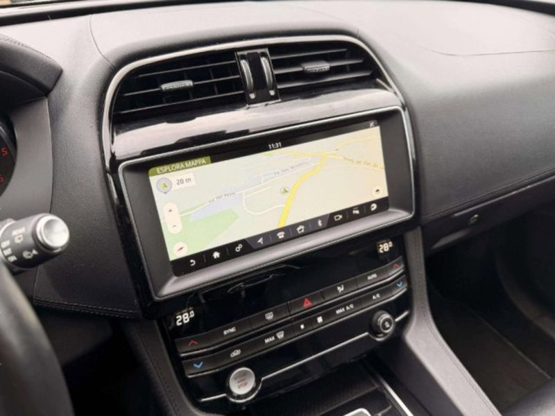Jaguar F-Pace usata a Siena (13)