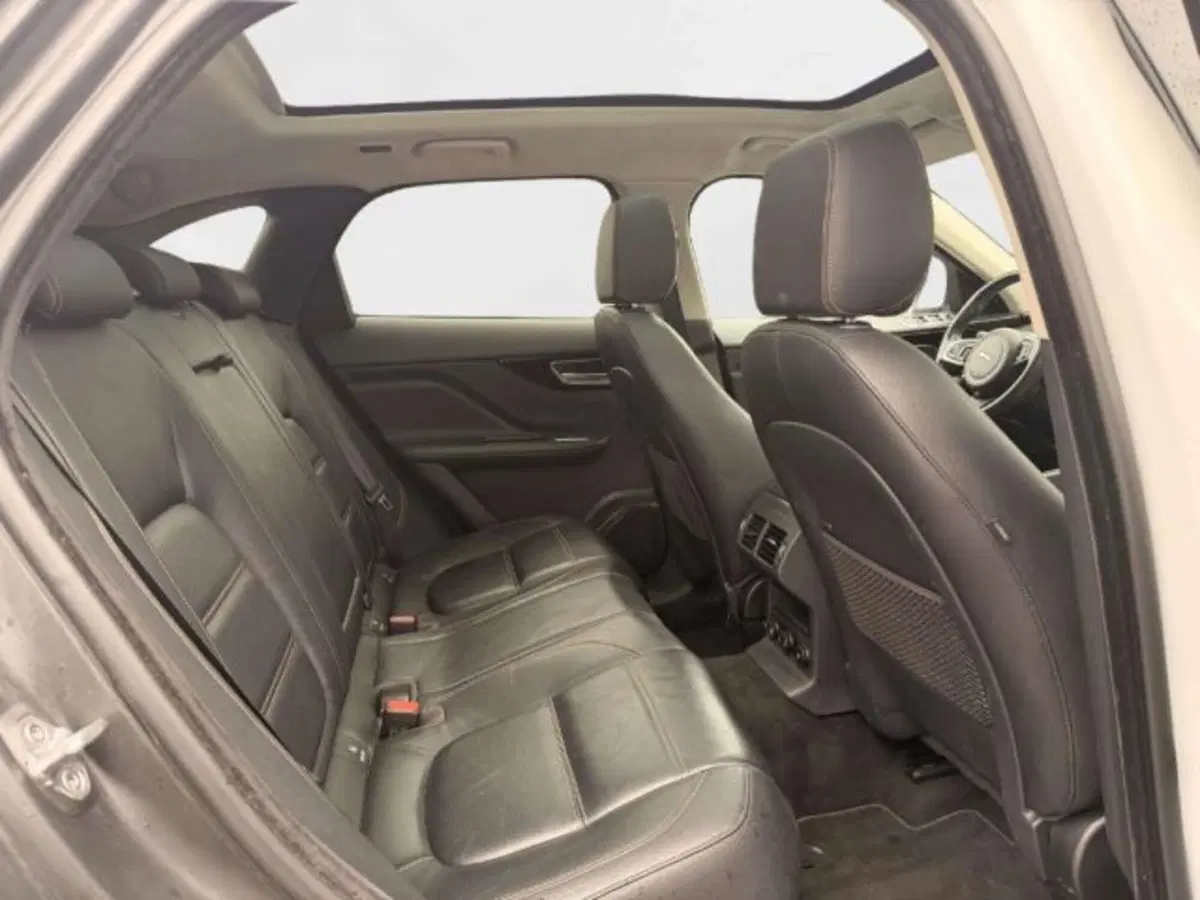 Jaguar F-Pace usata a Siena (4)