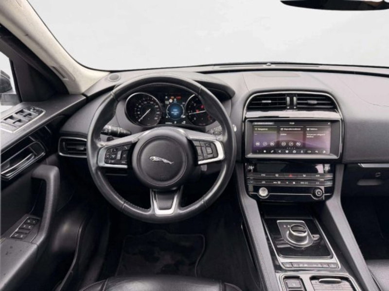 Jaguar F-Pace usata a Siena (6)