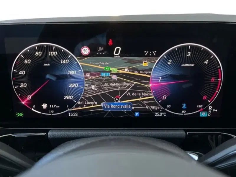 Mercedes-Benz GLA SUV nuova a Verona (7)