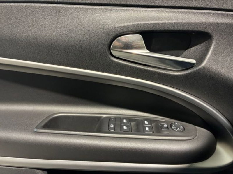 Jeep Avenger usata a Ancona (13)