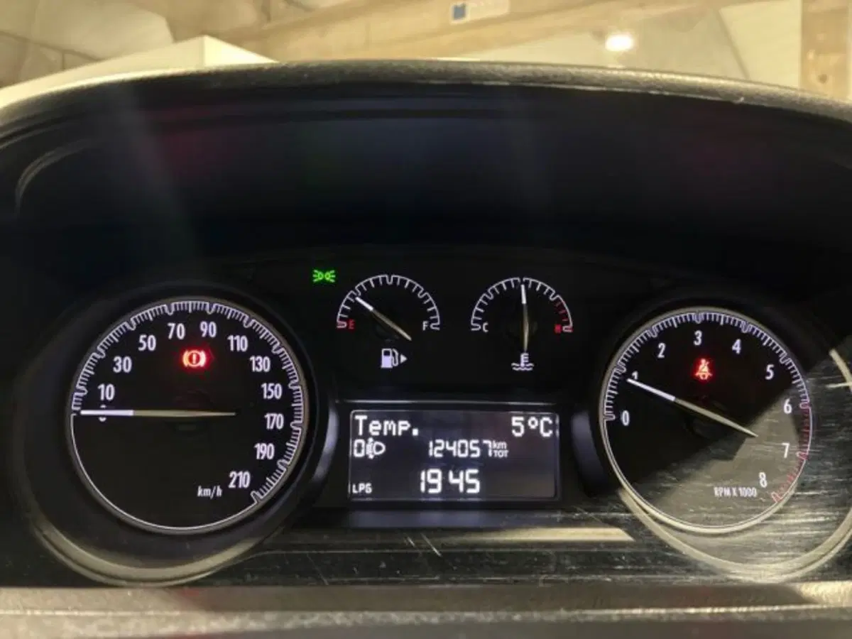 Lancia Ypsilon usata a Ancona (12)