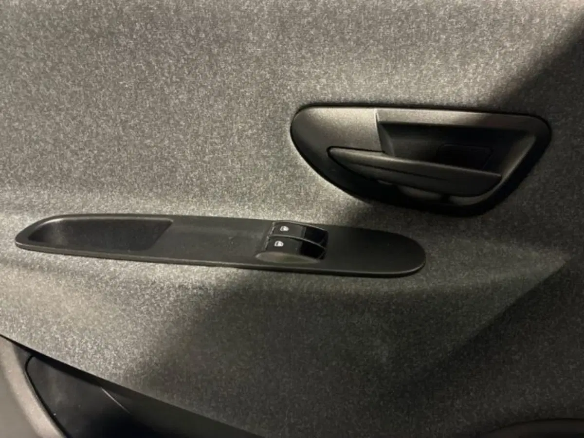 Lancia Ypsilon usata a Ancona (13)