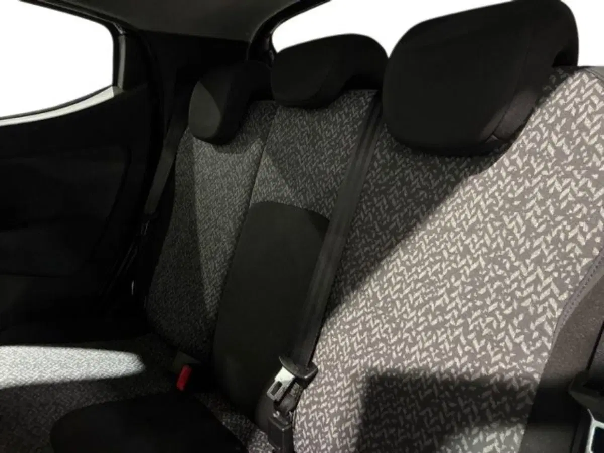 Lancia Ypsilon usata a Ancona (14)