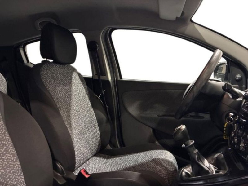 Lancia Ypsilon usata a Ancona (16)