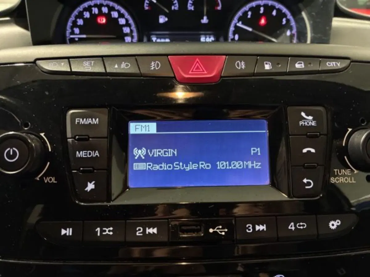 Lancia Ypsilon usata a Ancona (18)