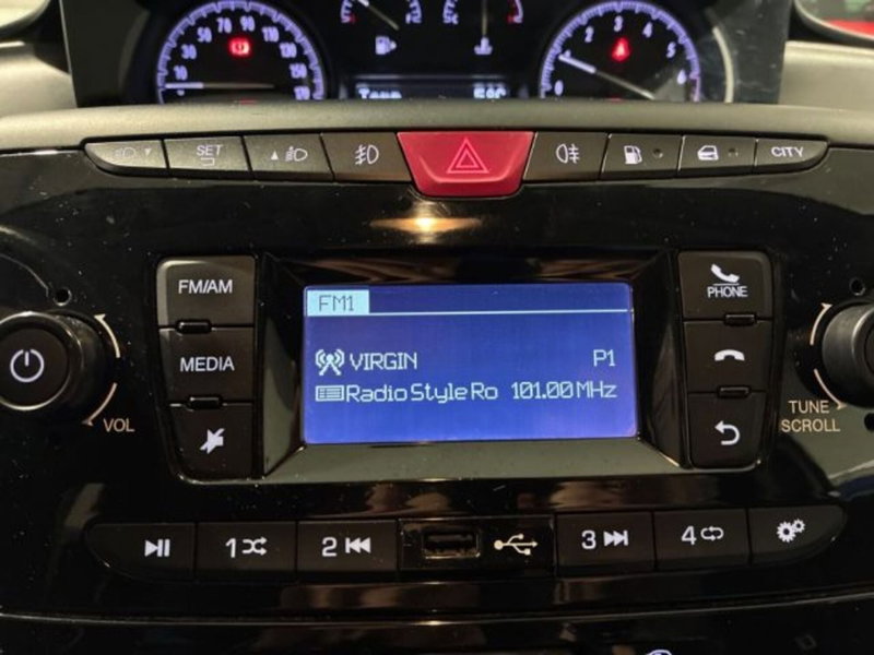 Lancia Ypsilon usata a Ancona (18)
