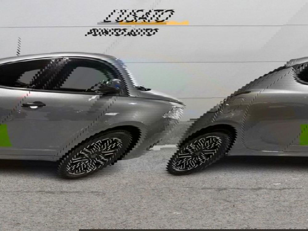 Lancia Ypsilon usata a Ancona (3)