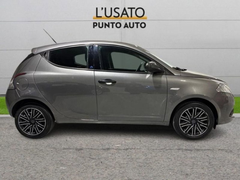 Lancia Ypsilon usata a Ancona (3)