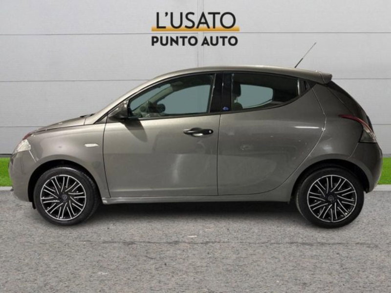 Lancia Ypsilon usata a Ancona (4)