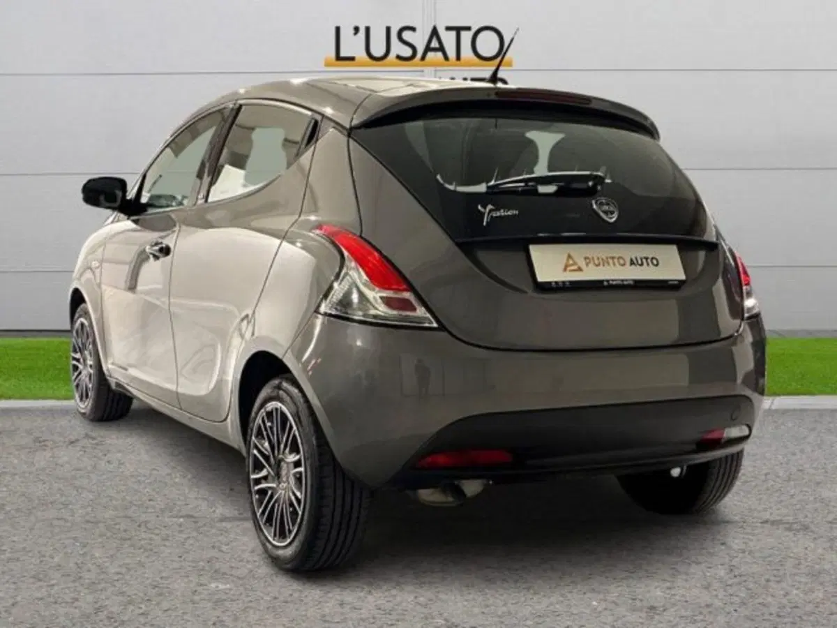 Lancia Ypsilon usata a Ancona (5)