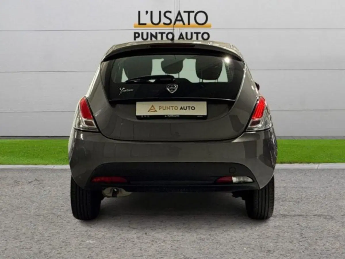 Lancia Ypsilon usata a Ancona (6)