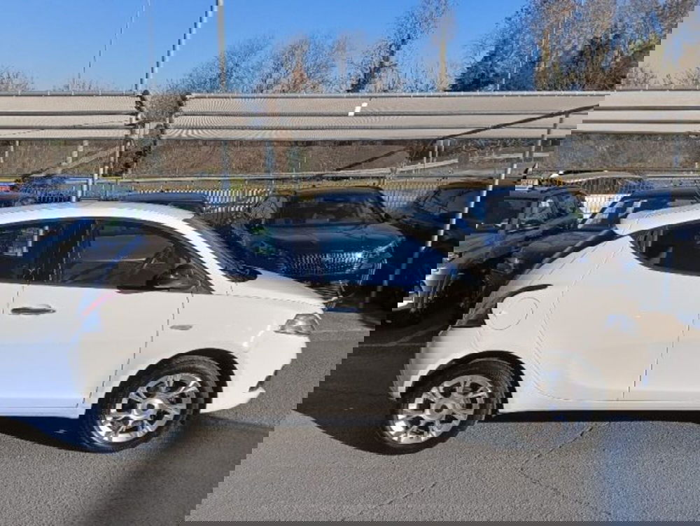 Lancia Ypsilon usata a Brescia (4)