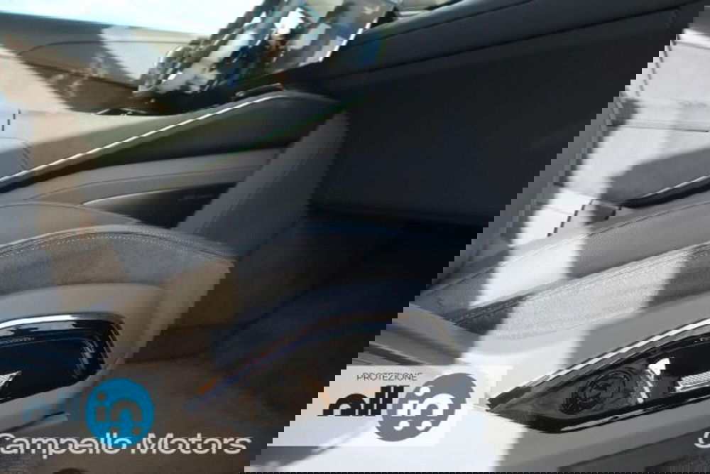 Lotus Eletre usata a Venezia (17)