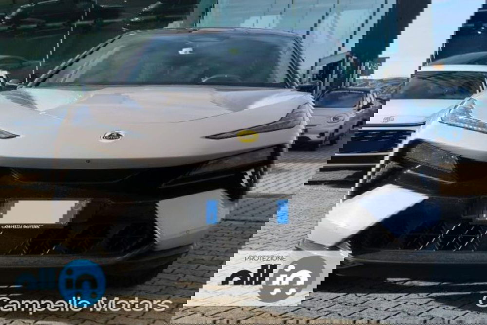 Lotus Eletre usata a Venezia (2)