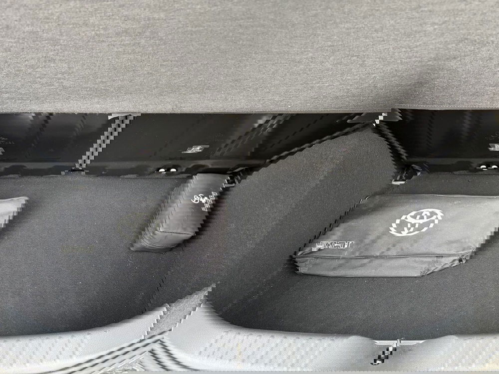 Toyota Aygo X usata a Como (11)