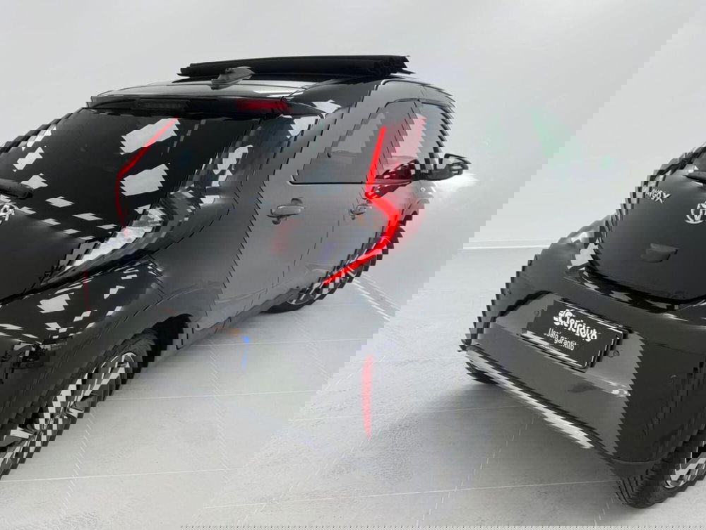 Toyota Aygo X usata a Como (2)