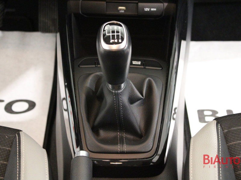 Kia Stonic usata a Firenze (15)