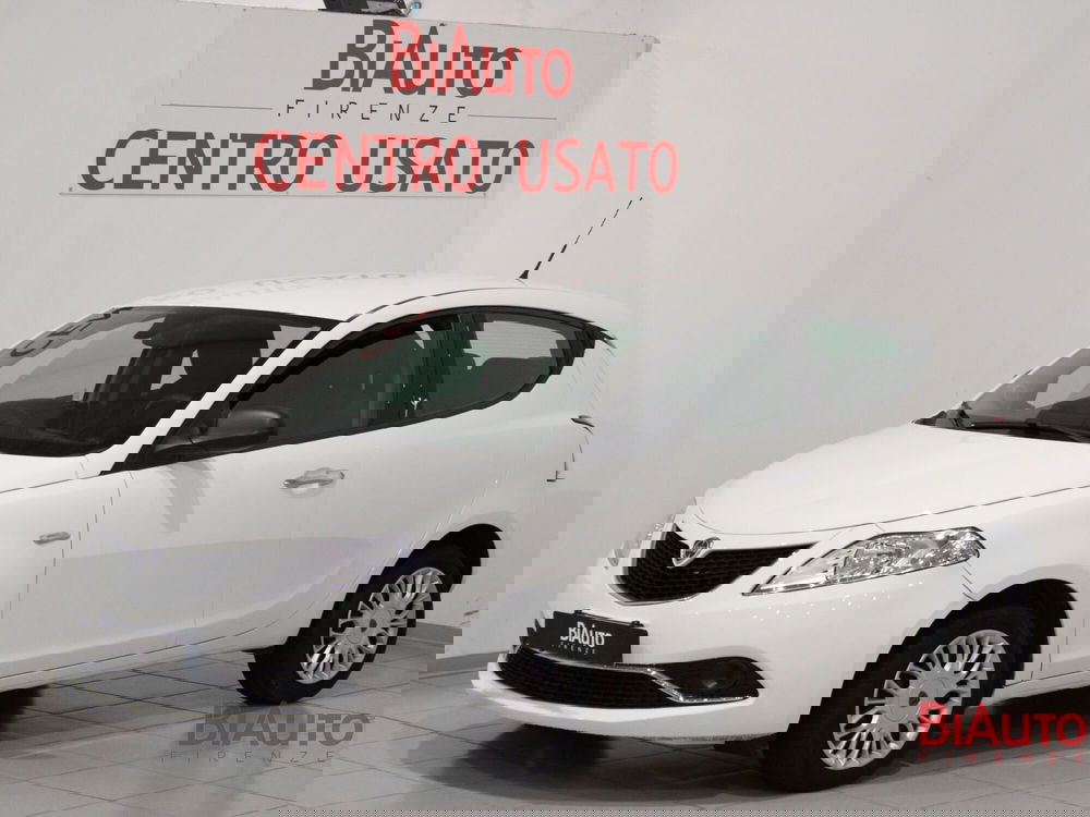 Lancia Ypsilon usata a Firenze