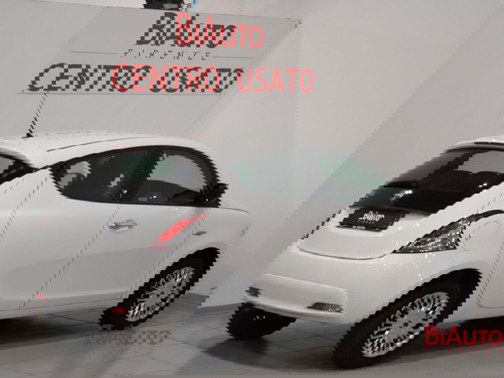 Lancia Ypsilon usata a Firenze (2)