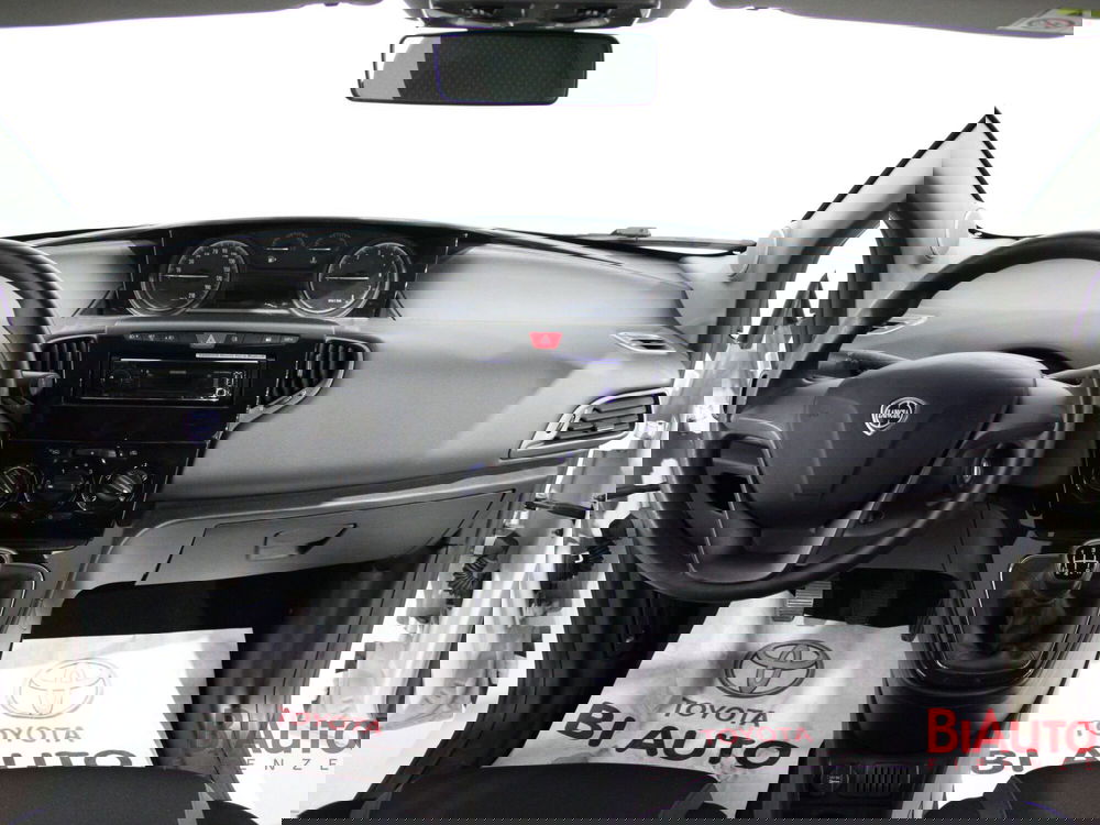 Lancia Ypsilon usata a Firenze (9)