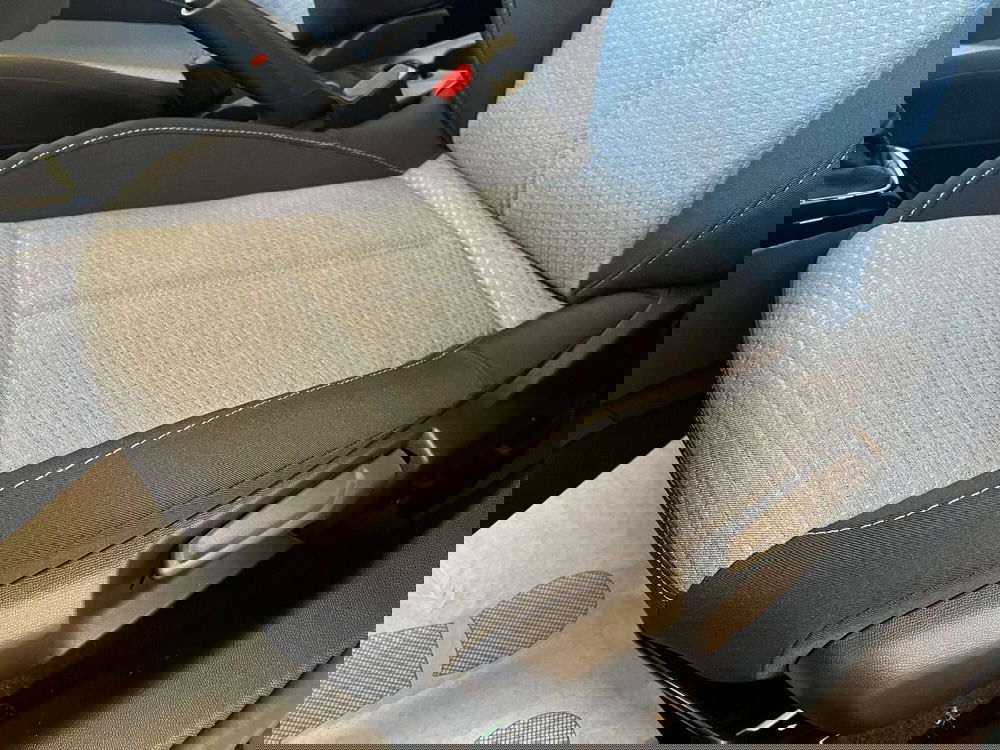 Opel Corsa nuova a Bari (14)