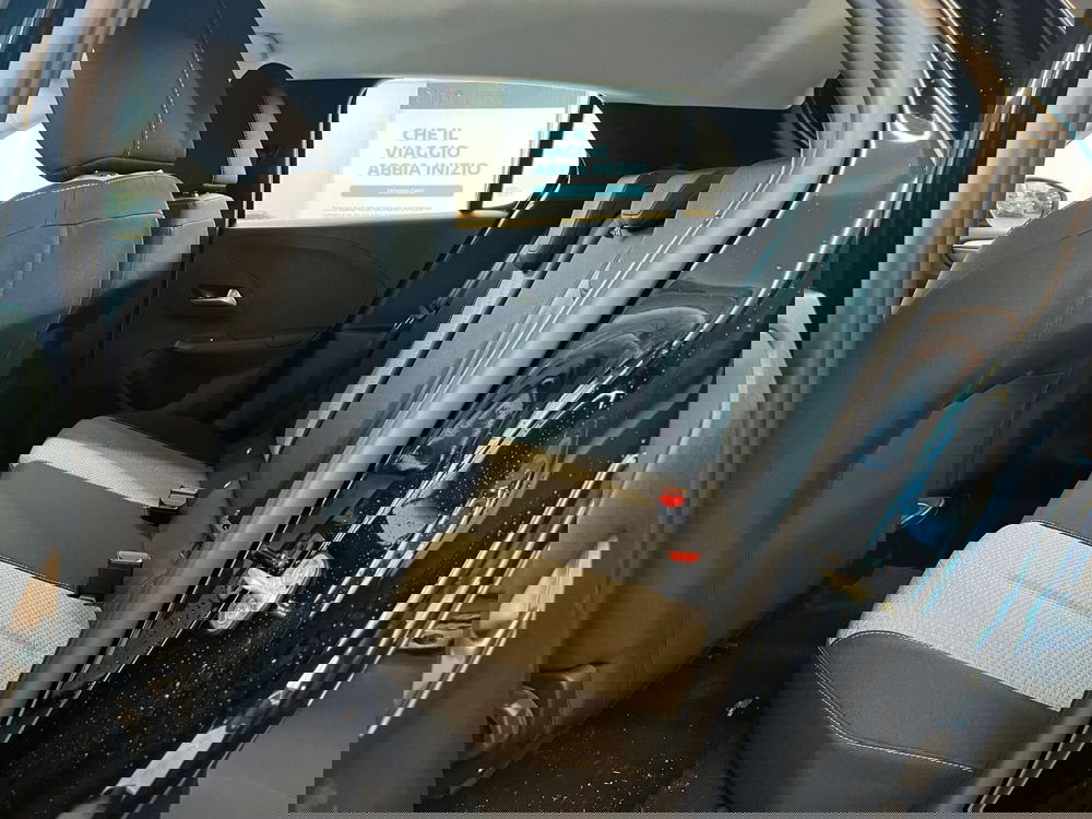 Opel Corsa nuova a Bari (15)