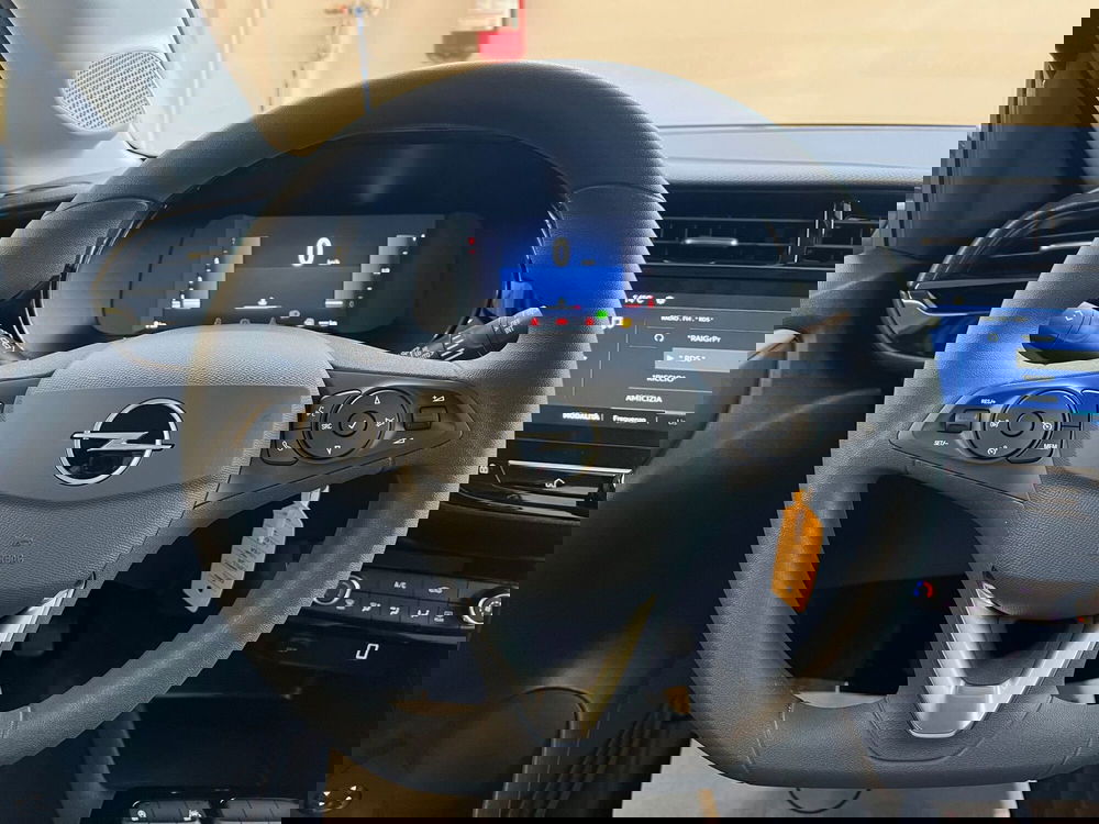 Opel Corsa nuova a Bari (18)