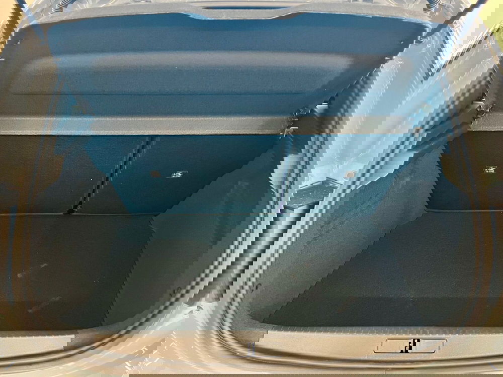 Opel Corsa nuova a Bari (10)