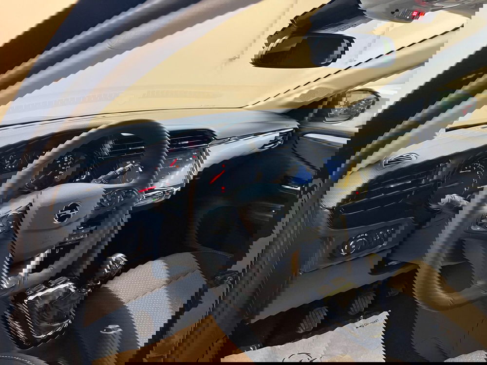 Opel Corsa nuova a Bari (11)