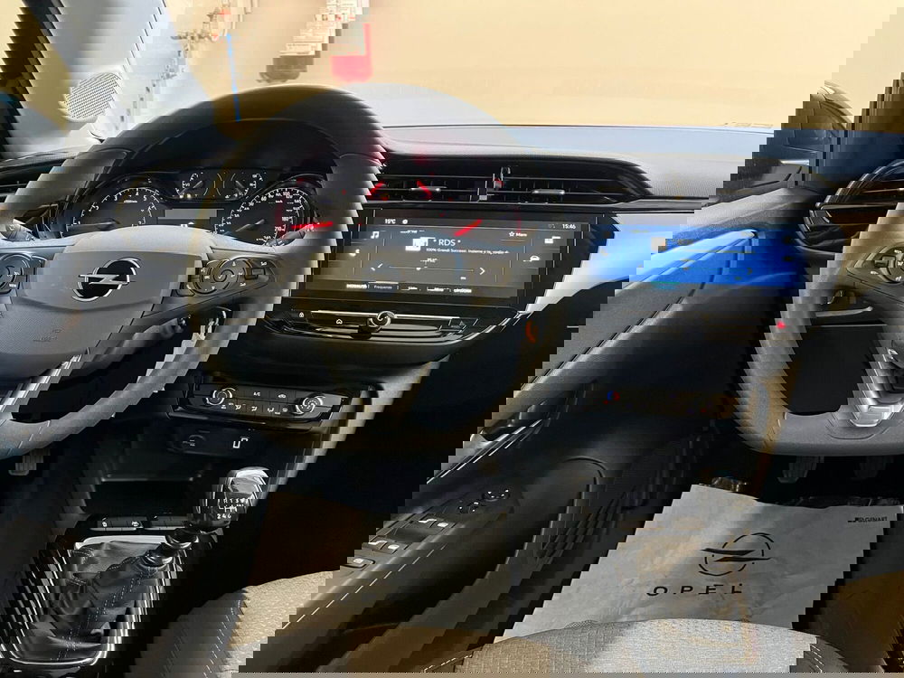 Opel Corsa nuova a Bari (16)