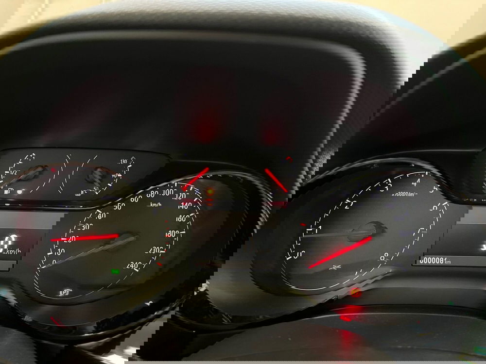 Opel Corsa nuova a Bari (20)