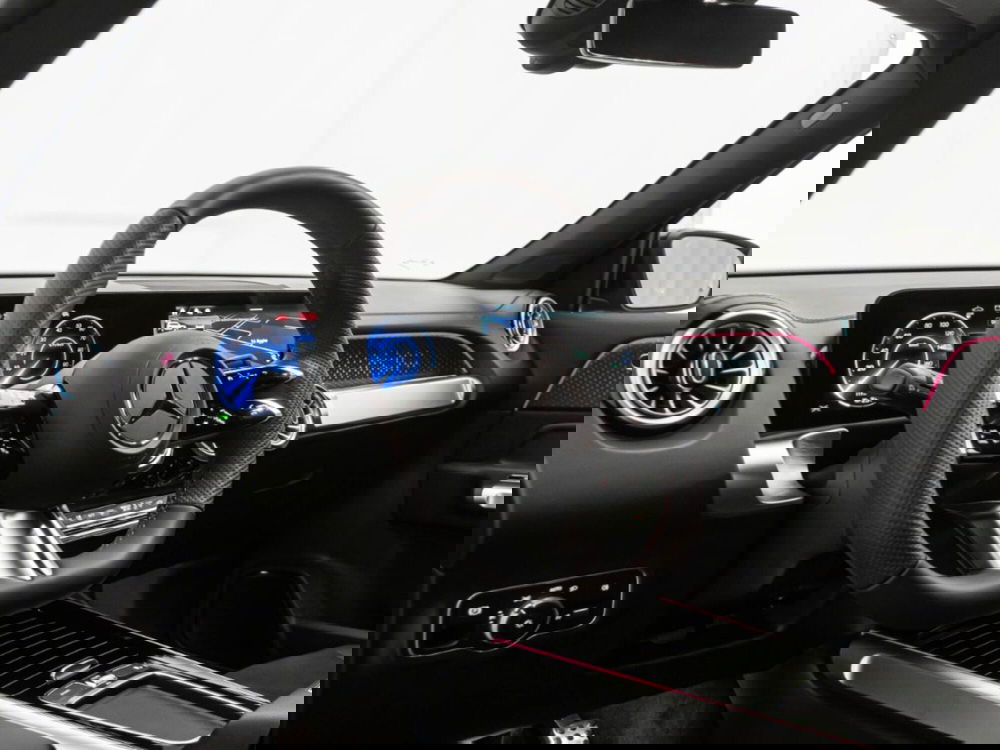 Mercedes-Benz EQB nuova a Macerata (12)