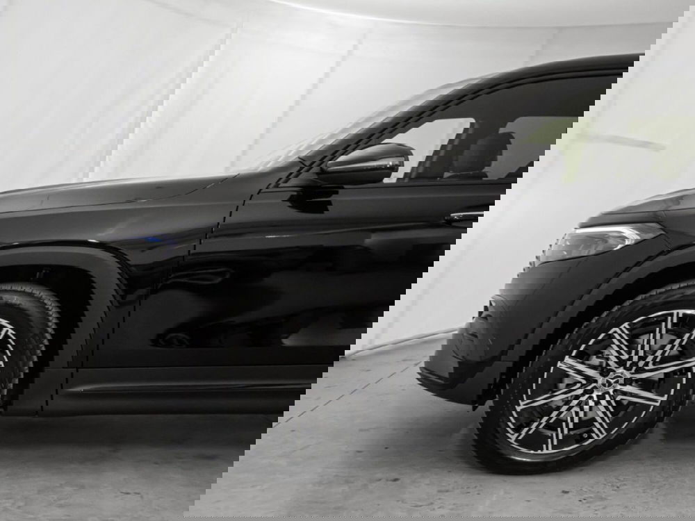 Mercedes-Benz EQB nuova a Macerata (4)