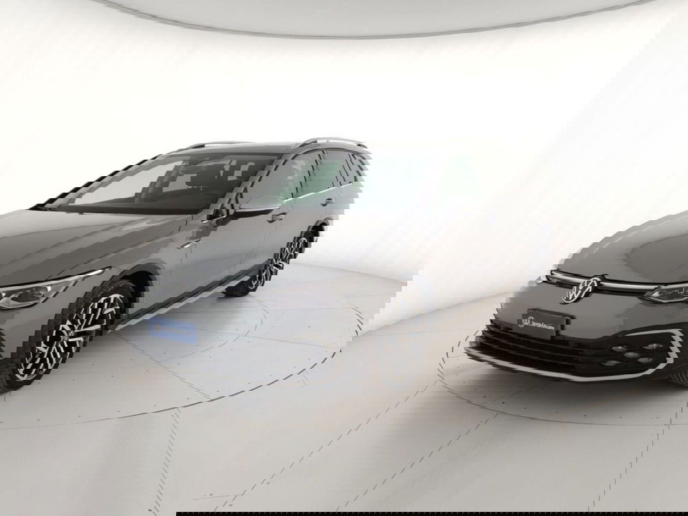 Volkswagen Golf Variant usata a Massa-Carrara