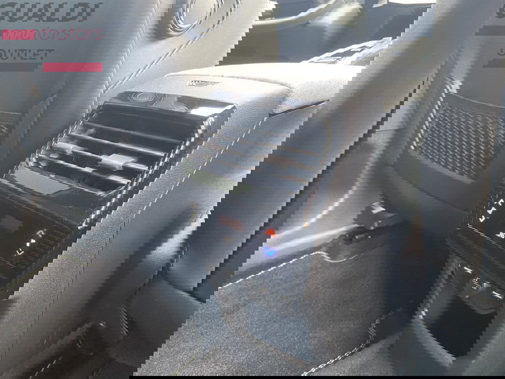 Peugeot 5008 nuova a Modena (14)