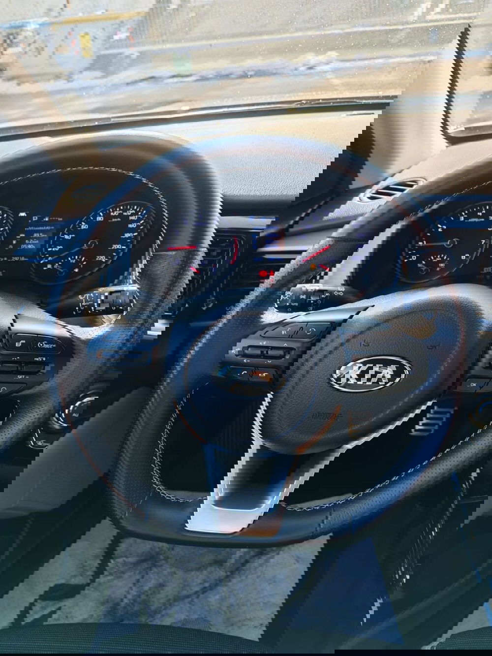 Kia Stonic usata a Rimini (11)