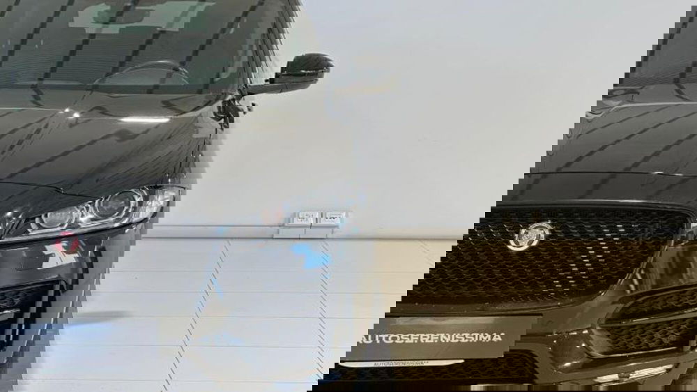 Jaguar F-Pace usata a Venezia (3)