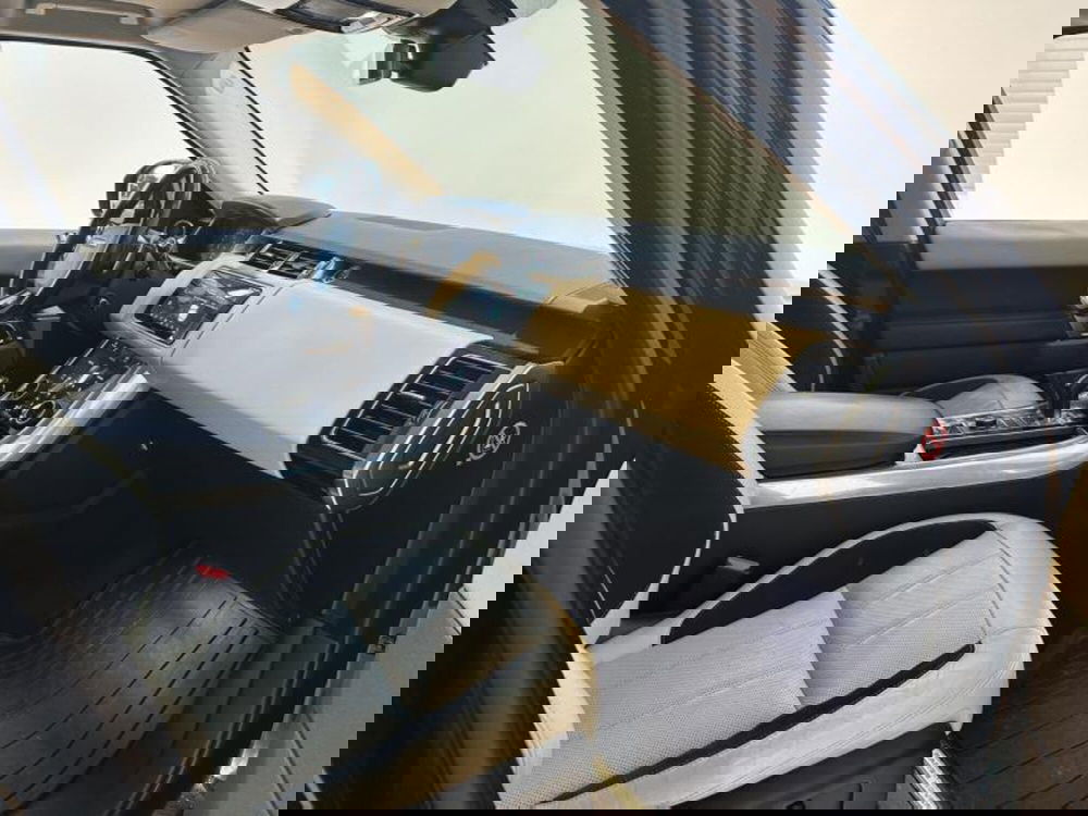 Land Rover Range Rover Sport usata a Venezia (7)