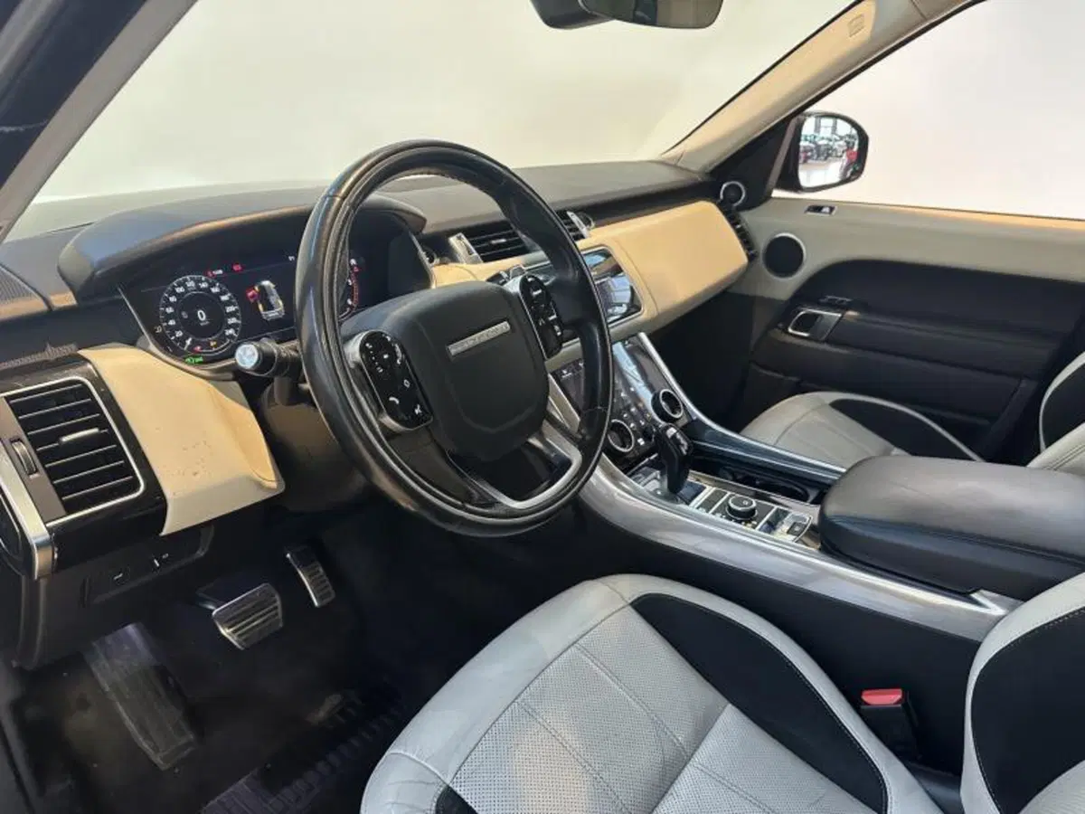 Land Rover Range Rover Sport usata a Venezia (9)