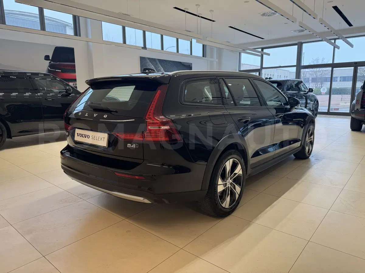 Volvo V60 Cross Country usata a Forlì-Cesena (4)