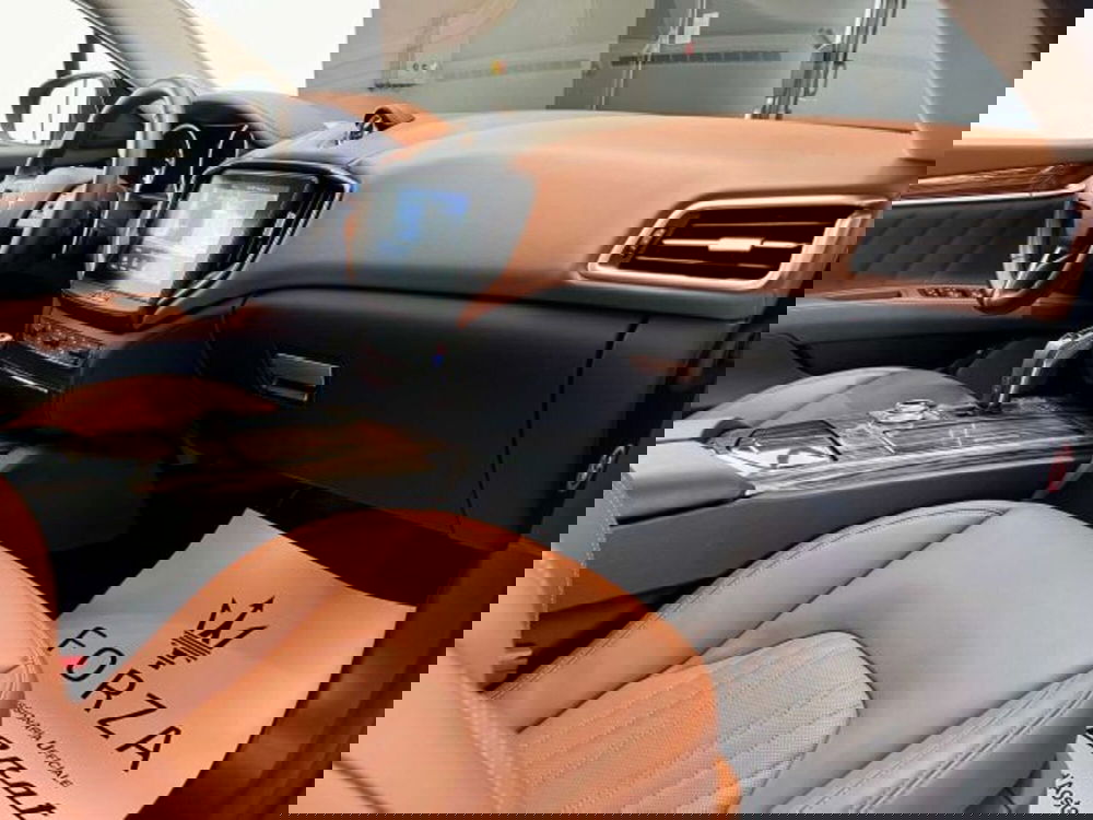 Maserati Ghibli usata a Torino (13)