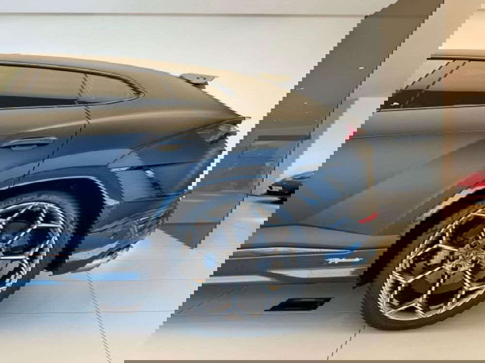 Lamborghini Urus usata a Torino (13)