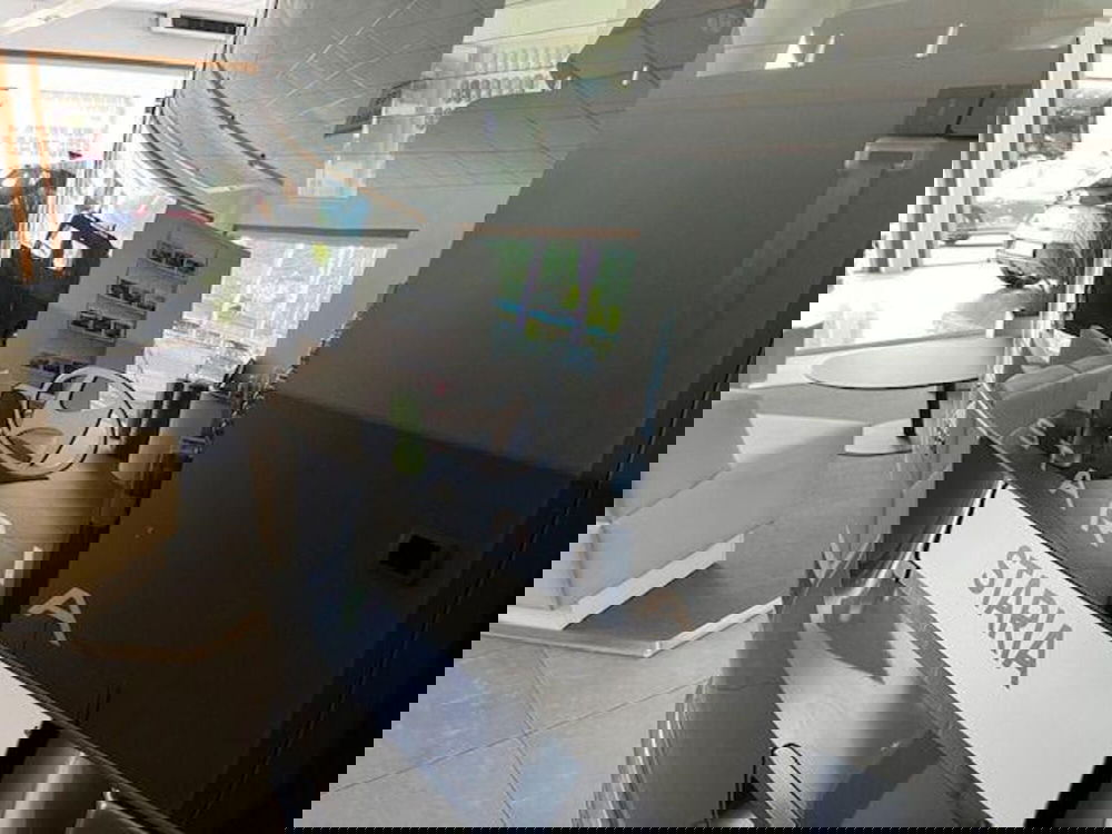 Hyundai Staria nuova a Verbano Cusio Ossola (10)