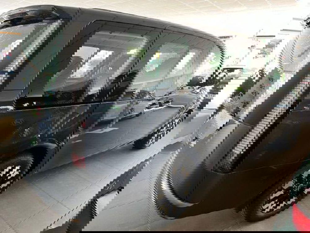 Hyundai Staria nuova a Verbano Cusio Ossola (11)